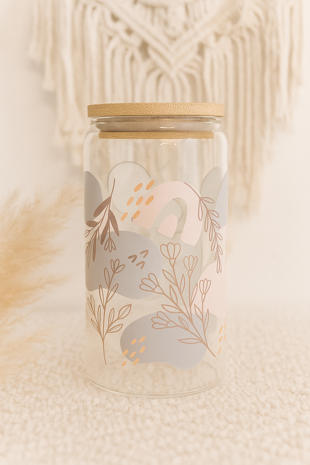 Trinkglas mit pastellfarbenem Blumenmuster – Sanft & stilvoll