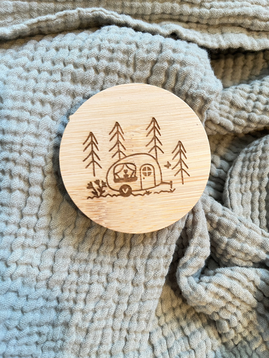 Magnetischer Flaschenöffner aus Bambus (6 cm) – Geschenkidee für Camper, Bierliebhaber & Papa