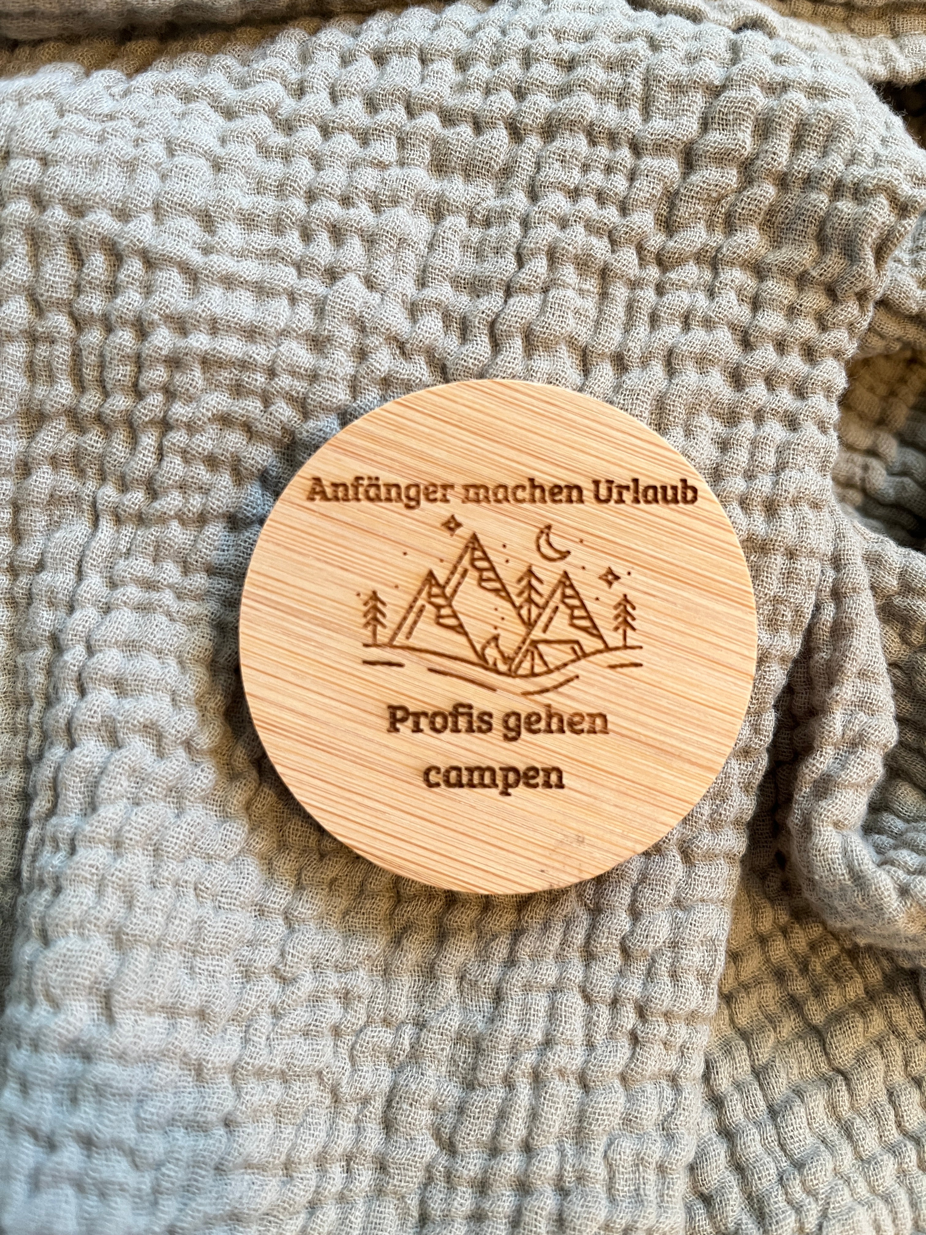 Magnetischer Flaschenöffner aus Bambus (6 cm) – Geschenkidee für Camper, Bierliebhaber & Papa