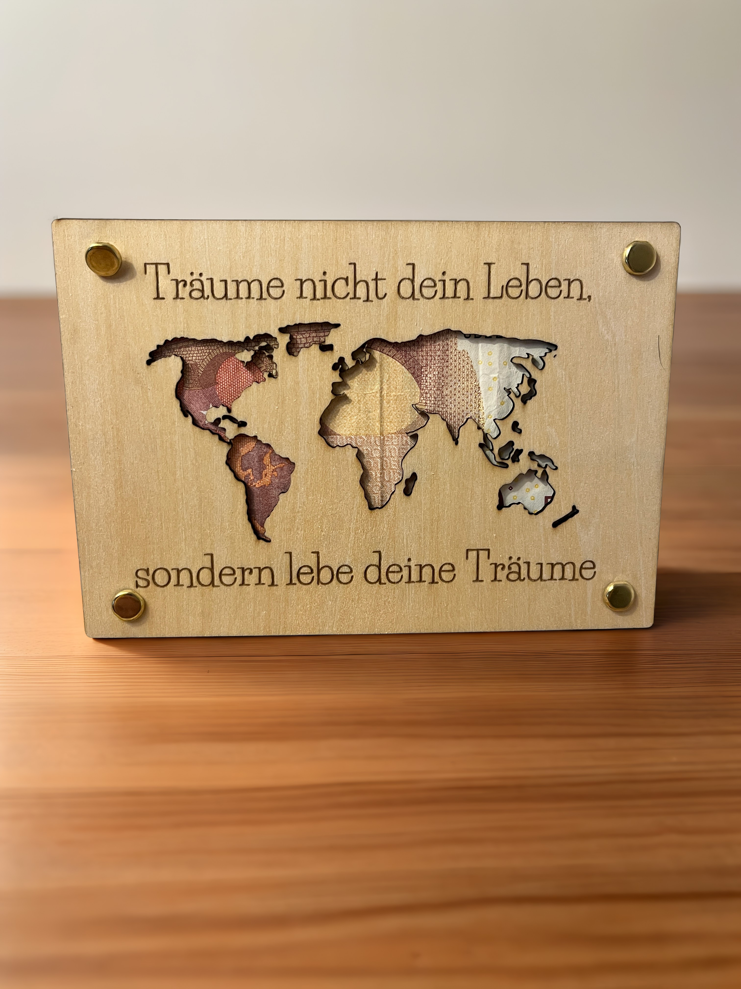 Geldgeschenk Holzkarte Weltkarte – Reise & Träume